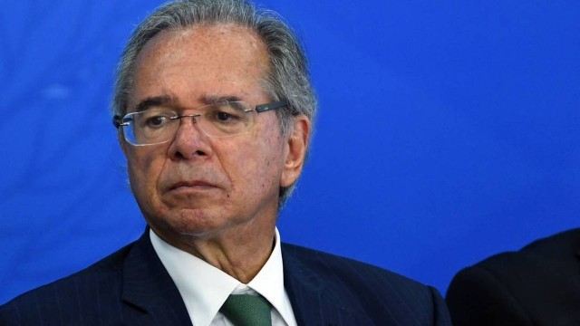 Reajuste salarial pode ‘destruir’ economia com indexação, diz Guedes